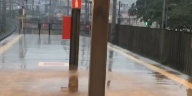Morador da Região Leste de BH registra vazamento na Estação Horto, do metrô