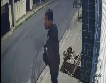 Ladrão de registro de hidrante ataca mais uma vez no Sagrada Família