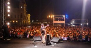 A 11ª Virada Cultural de BH reuniu uma multidão na Praça da Estação